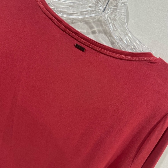 WHBM red scoop neck long sleeve top ❤️ silky lined collar - Picture 7 of 7